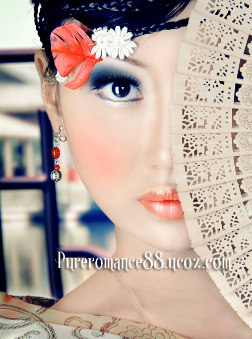 Give-Your-Ordinary-Portrait-Photo-Glamorous-Effect-with-Beautiful-Make-up.jpg