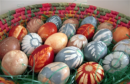 Easter DIY natural dyed eggs
