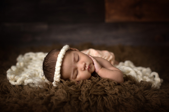 Newborn photography tutorials- newborn lighting