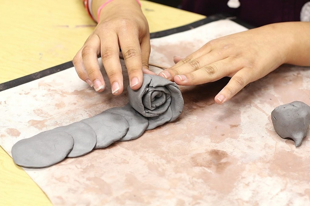 simple clay sculptures